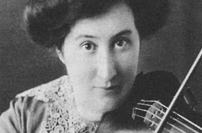 Das Ensemble Vergessene Noten (o.) gibt vertriebenen und vergessenen Komponisten und Komponistinnen wie Mary Frances Dickenso-Auner eine Stimme.