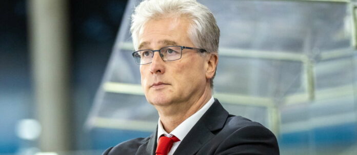 Eishockey-Nationaltrainer Roger Bader startet mit Österreich heute in den Deutschland-Cup in Krefeld.