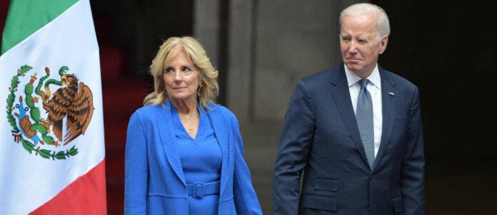 Auf US-Präsident Biden und Gattin Jill wartet Ungemach nach der Rückkehr aus Mexiko.