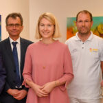 Offizielle Eröffnung des PVZ Traun (v. l.): Bgm. Karl-Heinz Koll, OÖÄK-Präsident Peter Niedermoser, Gesundheitsreferentin LH-Stv. Christine Haberlander, Projektinitiator und Allgemeinmediziner Johann Jagersberger sowie ÖGK-Landesstellenvorsitzender Michael Pecherstorfer.