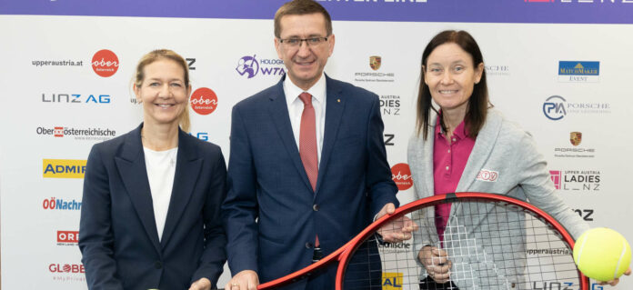 Turnierdirektorin Sandra Reichel, Sport-Landesrat Markus Achleitner und ÖTV-Sportkoordinatorin Marion Maruska (v.l.) freuen sich auf die 32. Auflage des Linzer Frauen-Tennis-Events.