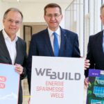 Rühren bereits die Werbetrommel für die Energiesparmesse WEBUILD, die Wels „wieder zur europäischen Energiehauptstadt macht“ — so LR Markus Achleitner (M.) mit Messedirektor Robert Schneider und dem Chef des Energiesparverbandes, Gerhard Dell.