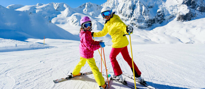 Bir kayak tatilinde doğru koruyucu ekipman ve uygun sigorta eksik olmamalıdır.