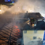 Zehn Feuerwehren bei Bauernhofbrand in Hirschbach i. M. im E