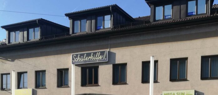 Eingebremst: An der Linzer Dauphinestraße 58 logiert im Dachgeschoß die Milli-Görüs nahestehende Gesab, wo es künftig keinen Doktortitel mehr zu holen geben wird...