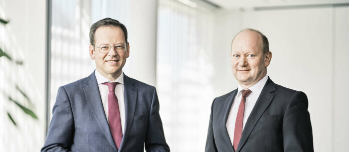Hypo OÖ-Vorstandschef Klaus Kumpfmüller (l.) und Vorstand Thomas Wolfsgruber sind zufrieden mit dem abgelaufenen Jahr.