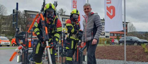 Laut Rosenbauer-Vorstand Zeller (r.) wird das Produkt „zuerst in Deutschland und dann europaweit in den Markt eingeführt“.