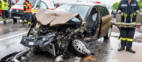 Massive Verkehrsbehinderungen nach Zusammensto? auf der B3