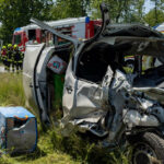 Tdlicher Verkehrsunfall zwischen LKW und Kleintransporter