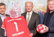 Hausherr Franz Gasselsberger (M.) begrüßte FCB-Boss Herbert Hainer (l.) und Ex-Profi Stefan Effenberg (r.).