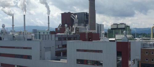 Mit 3000 Mitarbeitern ist das Hauptwerk der Lenzing AG einer der größten Chemiestandorte in Österreich.