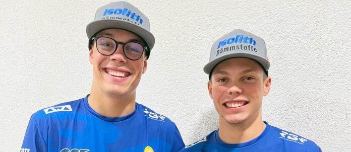 Andreas (18, l.) und Maximilian (22) Kofler geben erstmals gemeinsam (WM-)Gas.