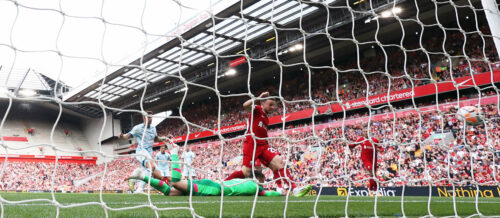 Der Traum eines jeden Fußballers: Einmal an der legendären Anfield Road in Liverpool auflaufen. Erstmals Fußball gespielt wurde bereits dort im Jahr 1884.Die Fantribüne „The Kop“ an der Anfield Road sorgt für unvergleichliche Stimmung.