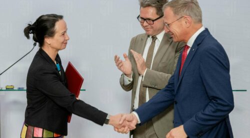 IDSA-Gründungspräsidentin Stefanie Lindstaedt, Bildungsminister Martin Polaschek (ÖVP) und LH Thomas Stelzer (ÖVP)