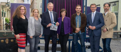 Besuch bei den Linz-Ermittlern: ORF-Fernsehfilmchefin Katharina Schenk, Sabine Renner-Lehner, LH Thomas Stelzer, Katharina Stemberger, Daniel Gawlowski, Landesrat Markus Achleitner, Produzent Florian Gebhardt