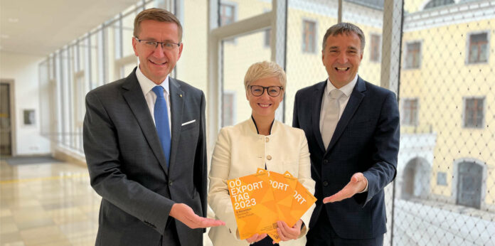 Yurt içi ihracat gücünü savunmak isteyenler (soldan sağa): LR Markus Achleitner, WKOÖ Başkanı Doris Hummer, Avusturya Dış Ticaret Başkanı Michael Otter