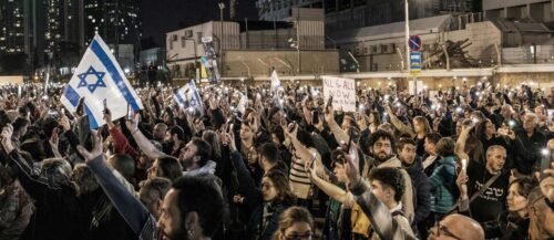 Am Samstagabend fand in Tel Aviv eine Solidaritätskundgebung für die im Gazastreifen verbliebenen Geiseln statt.