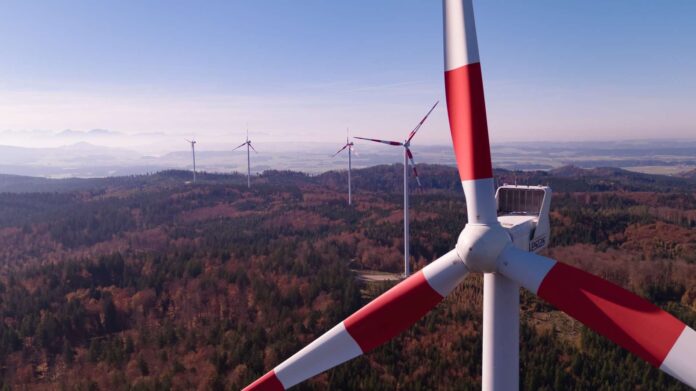 Planlanan rüzgar türbinleri, 2028'den itibaren Yukarı Avusturya'nın ihtiyacının onda biri olan 250 GWh elektrik sağlayabilir.  Hane halkı.