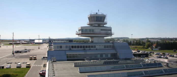 FlughafenLinz.JPG