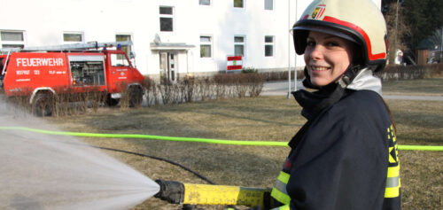 Die Zahlen der weiblichen Neuzugänge (Jugend und Aktive) bei der Feuerwehr übersteigen mittlerweile jene der Männer.