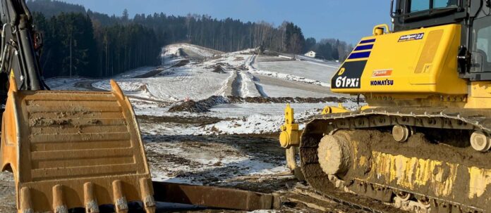 Seit Anfang November 2023 rollen nördlich von Freistadt die Bagger für den Weiterbau der Mühlviertler Schnellstraße Richtung Staatsgrenze. Derzeit wird in jenem Bereich gearbeitet, in dem der knapp ein Kilometer lange Tunnel Vierzehn entsteht.