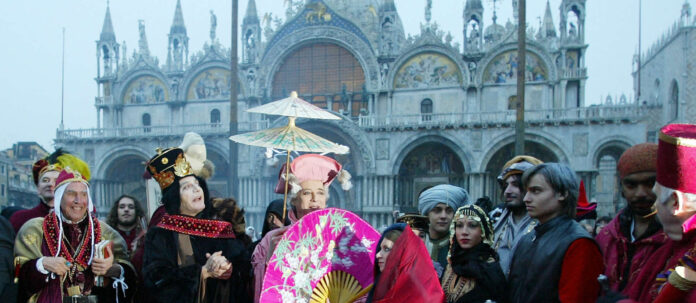 Auch der berühmte Karneval wird dieses Jahr unter dem Titel „In den Osten. Die erstaunliche Reise des Marco Polo“ zur Reminiszenz an den berühmten Venezianer.