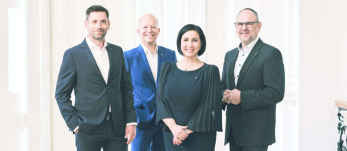 Das Vorstandsquartett der Sparkasse OÖ (v. l.): Manuel Molnar, Martin Punzenberger, Stefanie Christina Huber und Maximilian Pointner