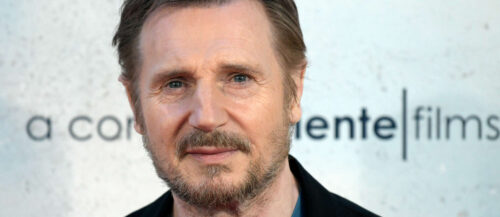 Liam Neeson schlüpft in die Rolle des schusseligen Polizisten Frank Drebin.