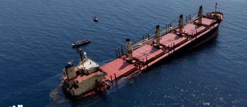 Der Frachter „Rubymar“ droht nach einem Houthi-Angriff vor der Küste Jemens zu sinken.