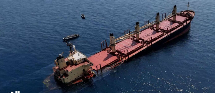 Der Frachter „Rubymar“ droht nach einem Houthi-Angriff vor der Küste Jemens zu sinken.