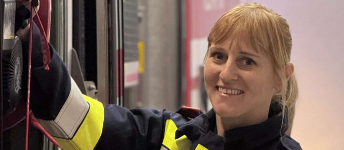 Abschnittsbrandinspektorin Monika Haberl ist die erste Leiterin eines Bereichsführungsstabes der Feuerwehr in Österreich.