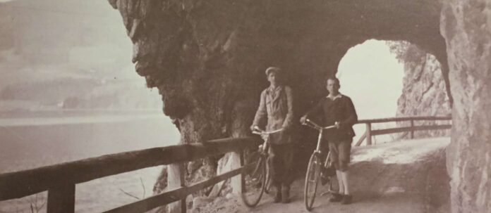 Das Projekt „Touren von Willy-Fred“ spürt den Wegen der Fahrradpartisaninnen und -partisanen nach, die nicht selten 100 Kilometer am Tag mit dem Drahtesel zurücklegten.