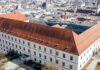 Das Schlossmuseum Linz ist eine der Einrichtungen, die zur Landes-Kultur GmbH gehört.