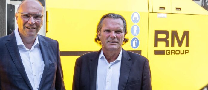 Gründer und Eigentümer Gerald Hanisch (l.) mit dem neuen CEO Günther Weisseneberger.