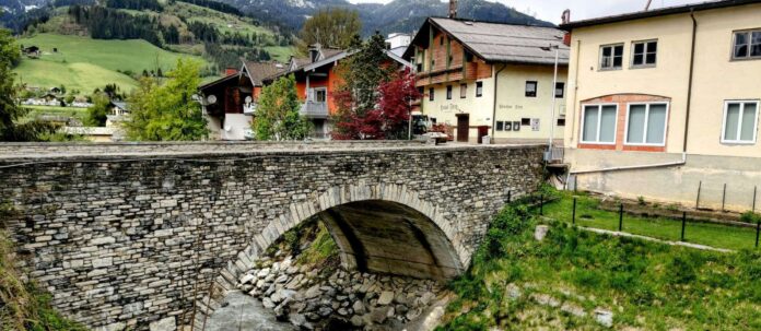 Die Gemeinde St. Johann im Pongau beschloss, eine Brücke über die Wagrainer Ache nach der Familie Buder zu benennen.