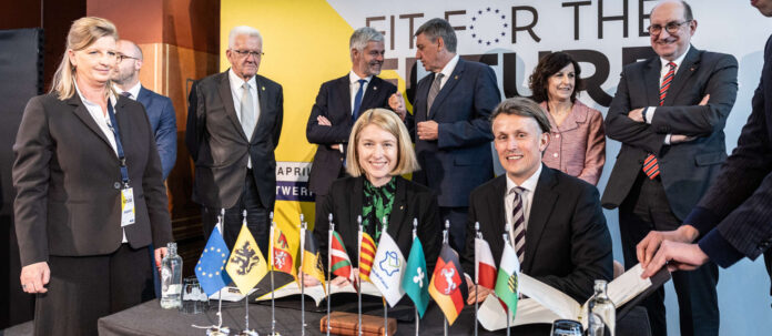 Zehn der wirtschaftlich stärksten Regionen der EU haben sich vernetzt, um ihre Interessen in der EU gemeinsam besser zu vertreten. Der Startschuss erfolgte nun in Antwerpen, für Oberösterreich unterzeichnete LH-Stv. Christine Haberlander das Memorandum of Understanding.