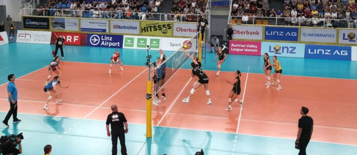 Abgeblockt wurden die Titelambitionen der Linzerinnen (rechts) von TI Volley im Finale der Volleyball Bundesliga