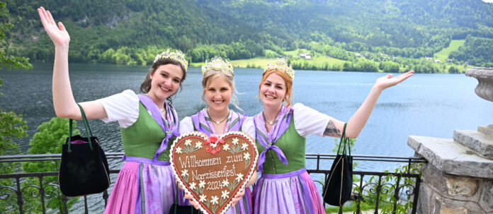 Die amtierenden Narzissenhoheiten. (v. l.) Prinzessin Sophia Hellwig (Oberösterreich), Königin Michaela Ertlschweiger (Steiermark) und Prinzessin Celin Pichler (Steiermark)