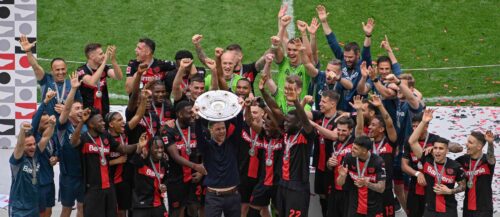 Bayer Leverkusen feierte ungeschlagen den Titel in der Bundesliga, eine Bayer-Feier am Mittwoch will Bergamo verhindern.