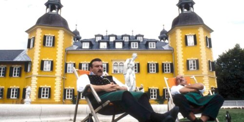 Legendär: Adi Peichl und Otto Retzer als Schlosshotel-Mitarbeiter in "Ein Schloss am Wörthersee"